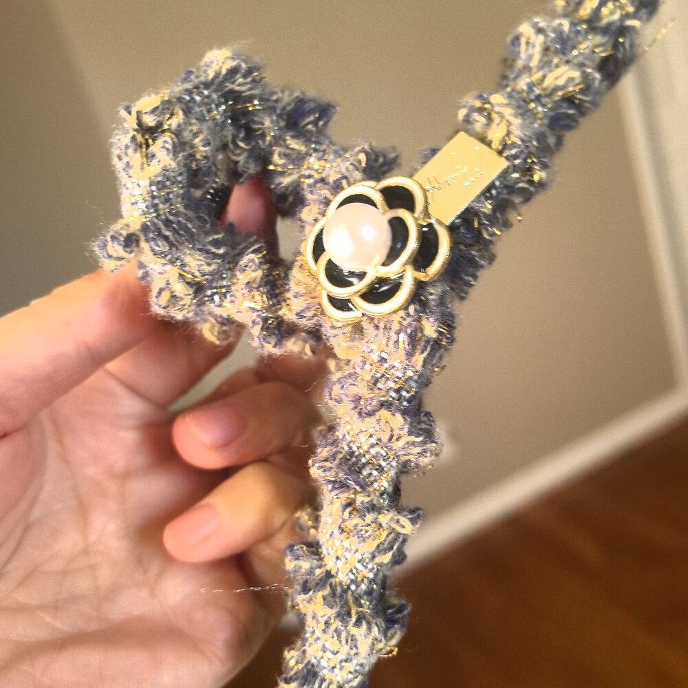 hair claw clip.